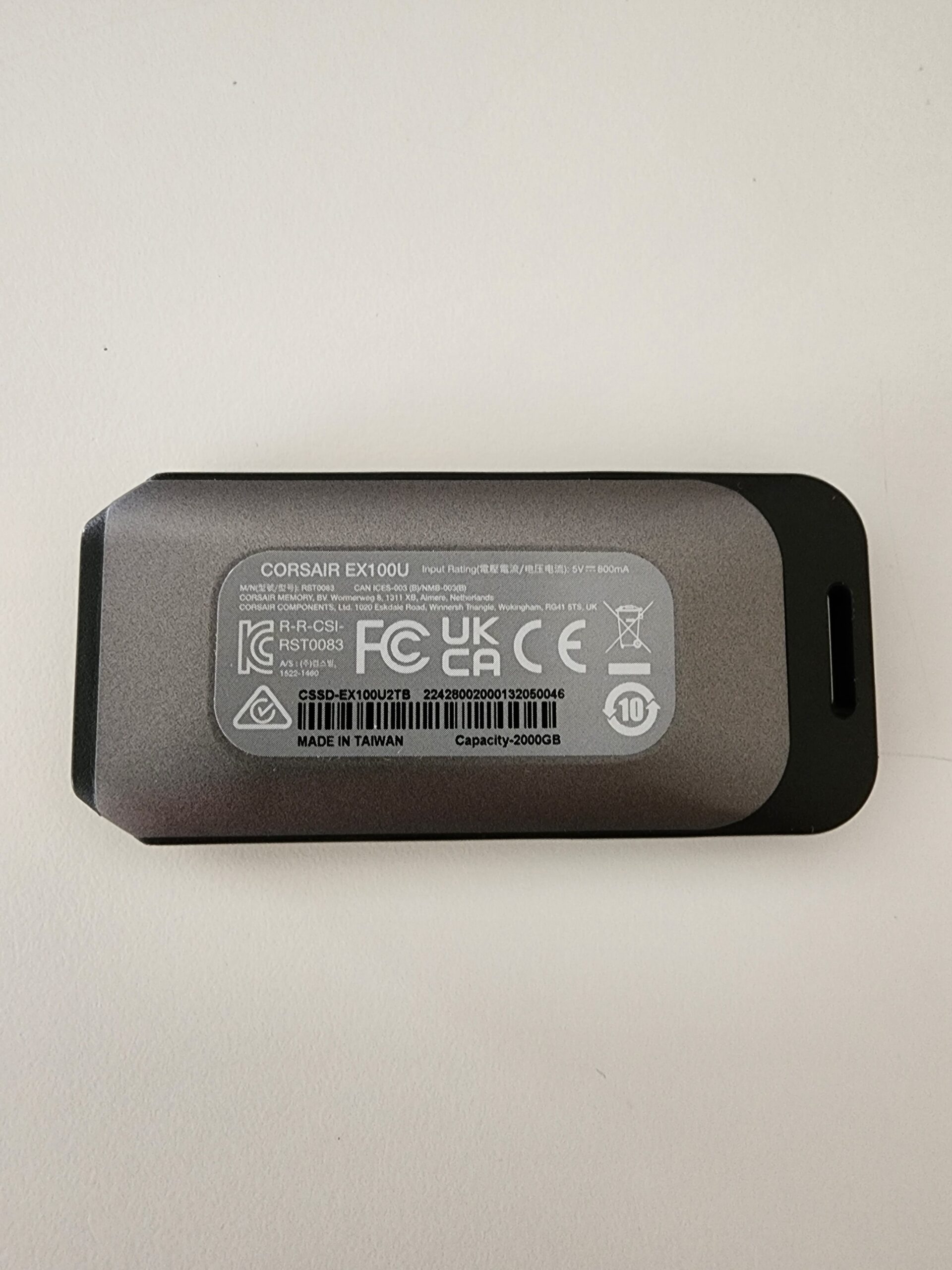 ポンパドー ビター CORSAIR EX100U 2TB Portable USB Storage